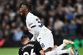 华体会下载-热刺轻取切尔西，卡瓦尼补时绝平西甲