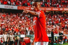 华体会官网-皇马轻取本菲卡，内马尔乌龙送礼法甲